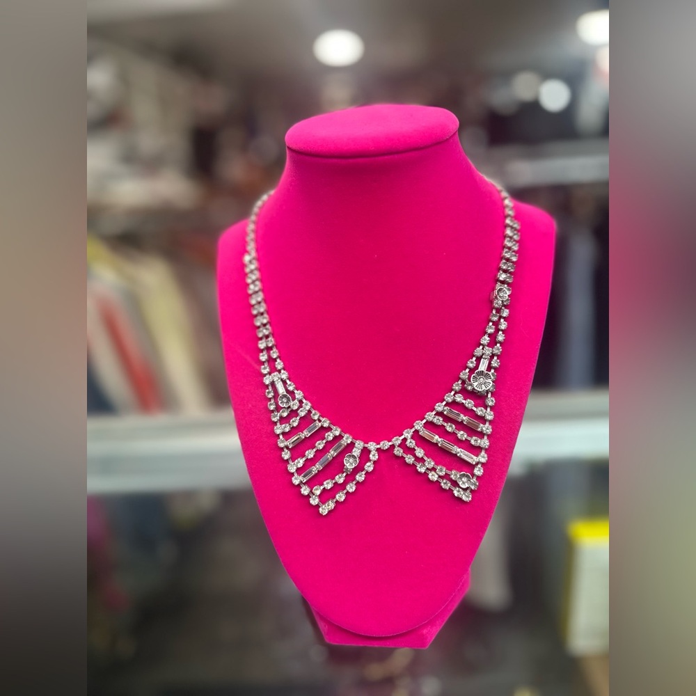 Coach‎ Swarovski Crystal  Choker with tea rose .  New no tag